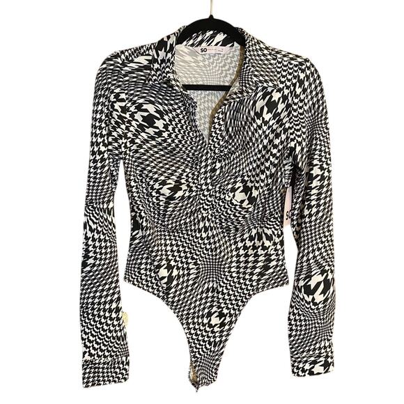 SO Women's Long Sleeve Bodysuit Size Medium Swirled Collared Funky Retro - Picture 3 of 10